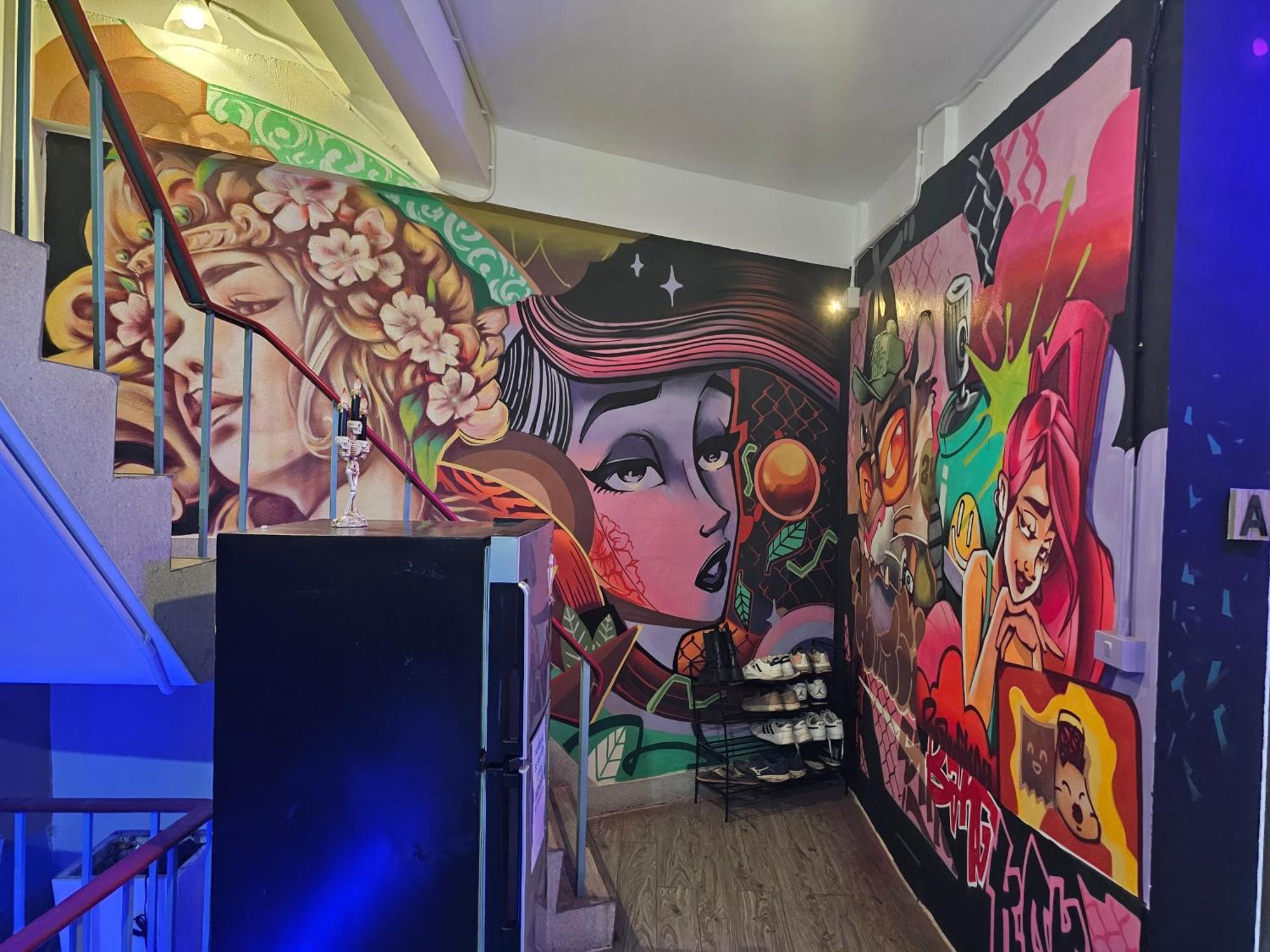 Urban Jungle Hostel Bangkok Exterior foto